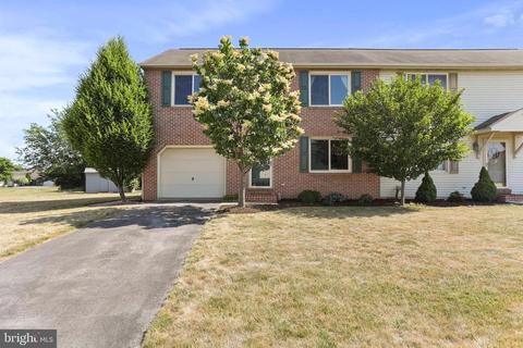 2013 Clinton Ave, Chambersburg, PA 17201