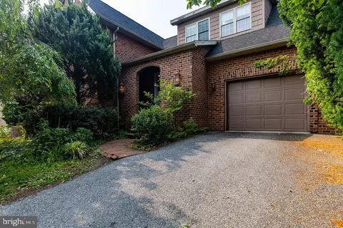 229 Rowe Ave, Greencastle, PA 17225