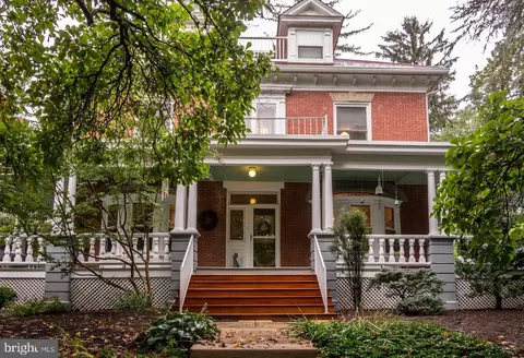 512 S Potomac St, Waynesboro, PA 17268