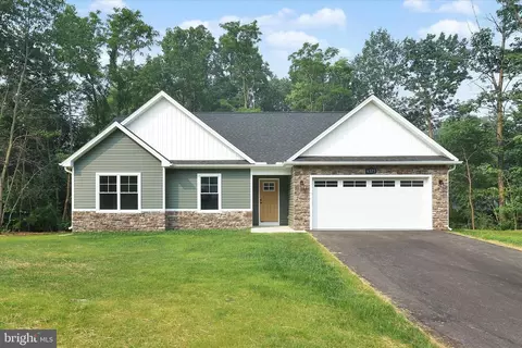 6575 Pullhook Ln, Fayetteville, PA 17222