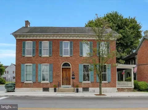 49 N Carlisle St, Greencastle, PA 17225
