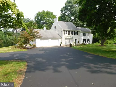 47 Woodstock Rd, Fayetteville, PA 17222