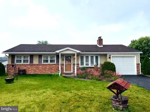 3427 Westview Cir, Greencastle, PA 17225