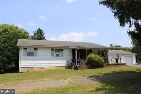 415 Hykes Rd S, Greencastle, PA 17225