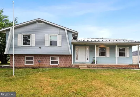 10944 Morgan Dr, Shippensburg, PA 17257