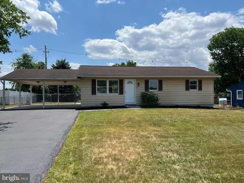 1116 Brandon Dr, Chambersburg, PA 17201