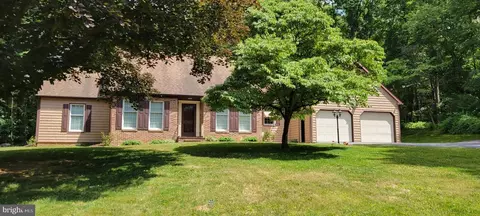 11852 Crestwood Cir, Waynesboro, PA 17268