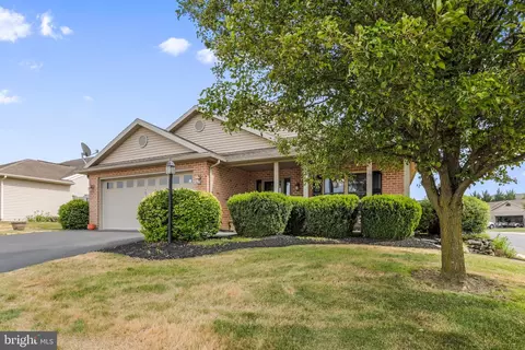 257 Lantern Ln #64, Chambersburg, PA 17201