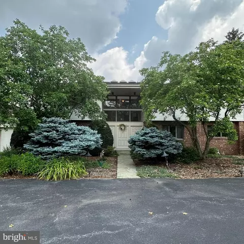 35 Mill Race Ln, Fayetteville, PA 17222