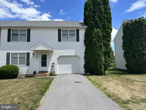 2019 Clinton Ave, Chambersburg, PA 17202