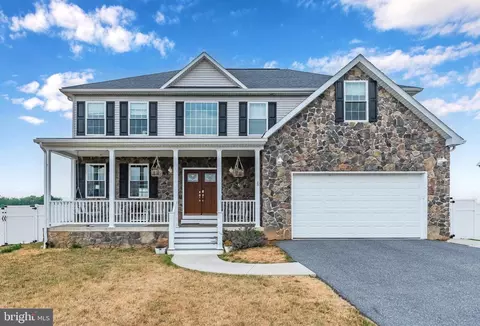 5645 Whinstone Way, Chambersburg, PA 17202
