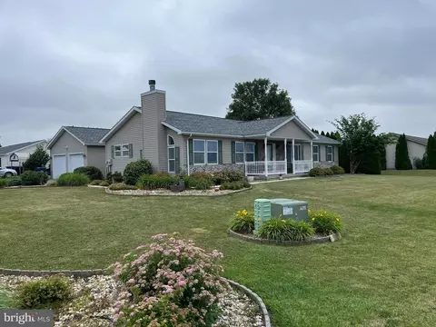 129 Hampton Dr, Chambersburg, PA 17202