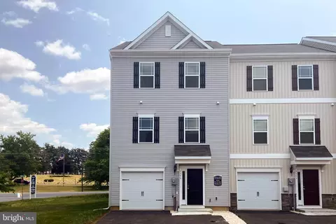 3395 Landmark Ct, Chambersburg, PA 17201