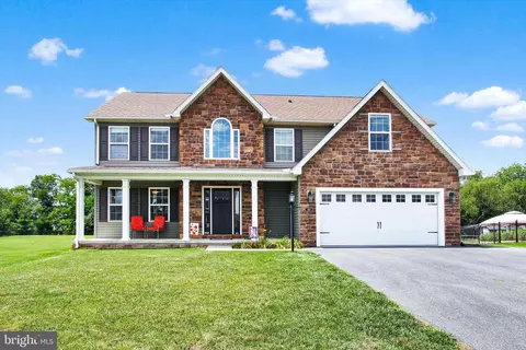 1553 Wind Flower Rd, Chambersburg, PA 17202
