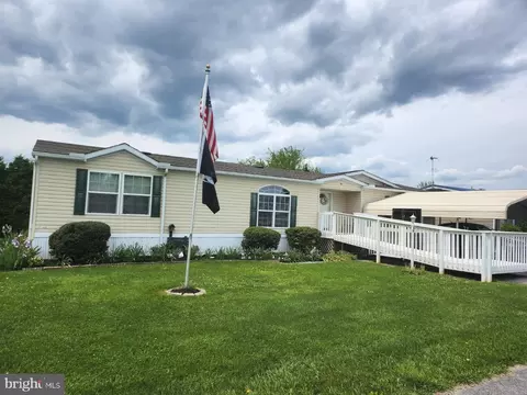 16 Tiffany Dr, Shippensburg, PA 17257