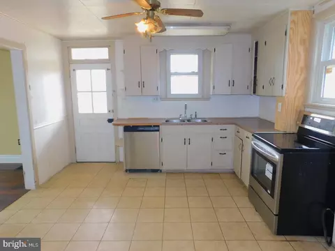 205 Park St, Waynesboro, PA 17268