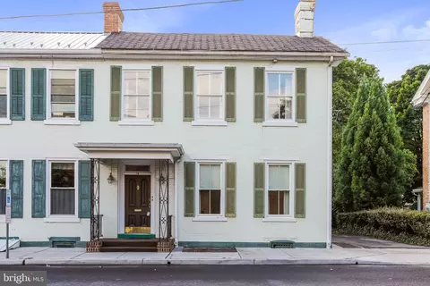 38 N Carlisle St, Greencastle, PA 17225