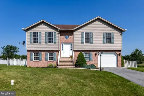 240 Grove Dr #145, Shippensburg, PA 17257