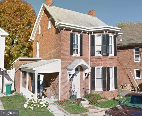 38 Clayton Ave, Waynesboro, PA 17268