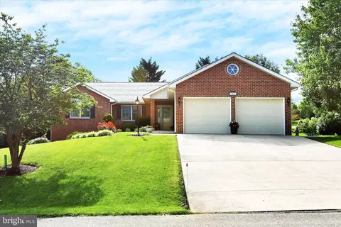 7041 Augusta National, Fayetteville, PA 17222