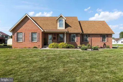287 Martina Dr, Chambersburg, PA 17201