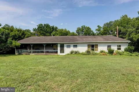 2176 Williamson Rd, Greencastle, PA 17225