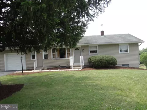 1885 Wayne Rd, Chambersburg, PA 17202