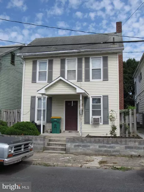356 Ringgold St, Waynesboro, PA 17268