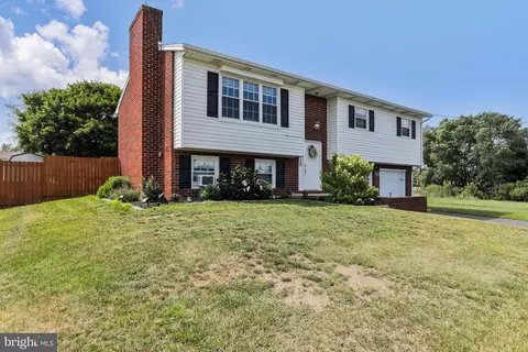 4135 Ricklyn Dr, Chambersburg, PA 17202
