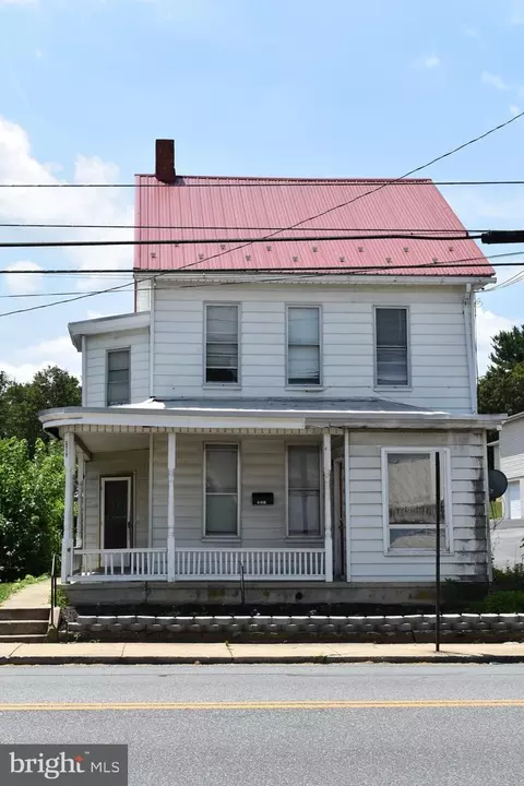 608 W W Main St, Waynesboro, PA 17268