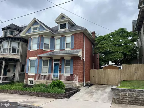 51 N Broad St, Waynesboro, PA 17268
