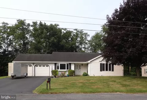 10480 Buena Vista Dr, Waynesboro, PA 17268