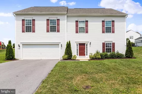 1136 Mountain Shadow West W, Fayetteville, PA 17222