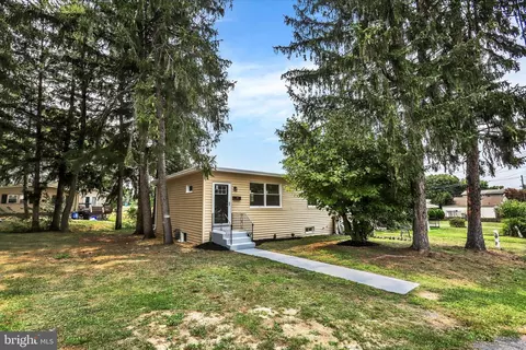 540 Oak St, Chambersburg, PA 17201