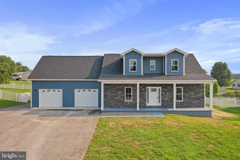 13244 Whispering Spring Dr, Greencastle, PA 17225