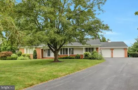 538 Meadowview Cir, Greencastle, PA 17225