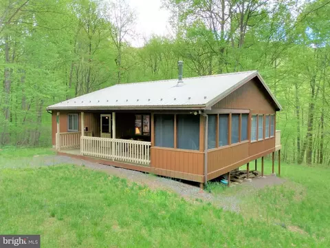 22736 Loop Rd, Doylesburg, PA 17219