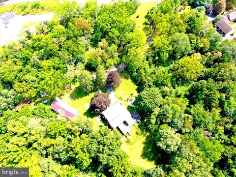 9105 Tomstown Rd, Waynesboro, PA 17268