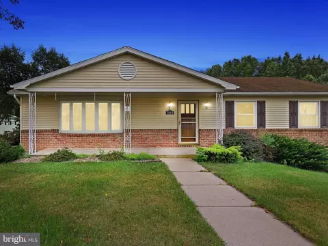 3060 Liverpool Ct, Chambersburg, PA 17201