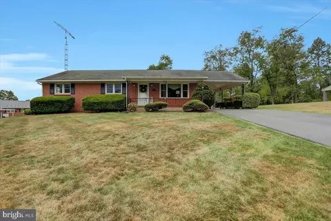 564 Lindia Dr, Chambersburg, PA 17202