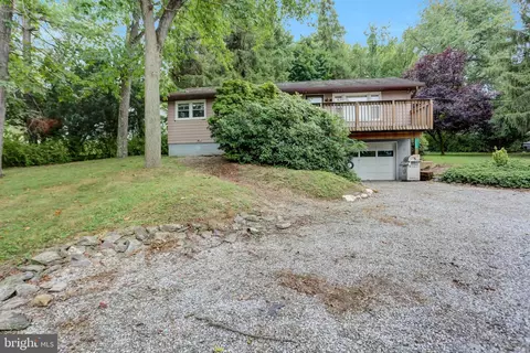 13838 Villa View Dr W, Waynesboro, PA 17268