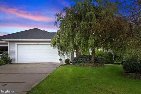 3856 Farmstead Dr, Fayetteville, PA 17222