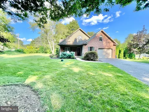 8072 Talhelm Rd, Chambersburg, PA 17202