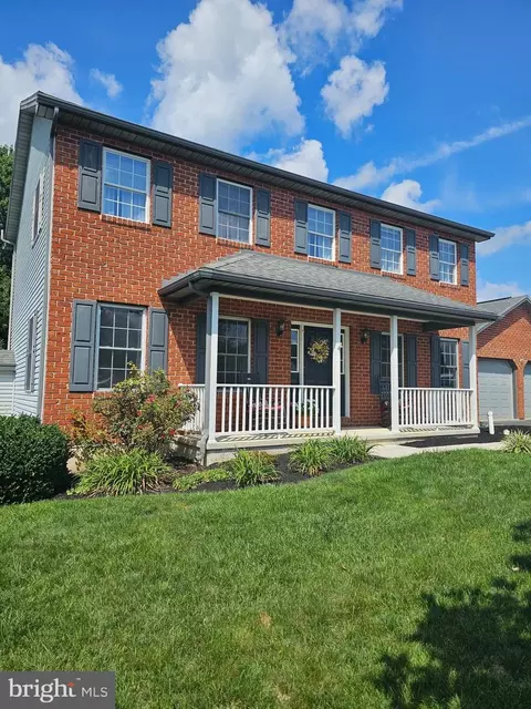 521 Carma Dr, Shippensburg, PA 17257