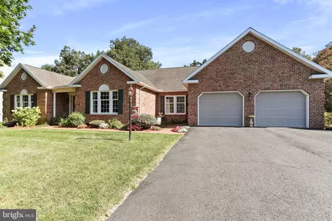 11711 Brookdale Dr, Waynesboro, PA 17268