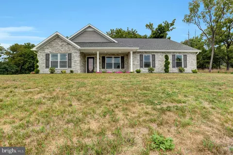 1577 Spring Side Dr E, Chambersburg, PA 17202