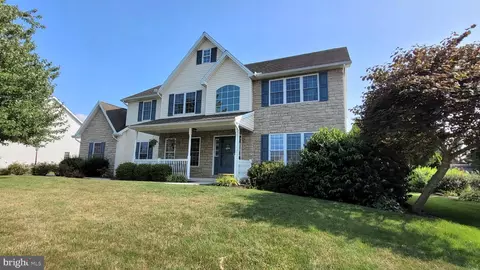 1756 Barnegat Light Dr, Chambersburg, PA 17201
