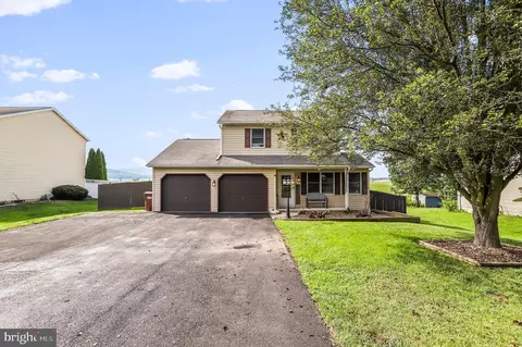 206 Hickory Dr, Fayetteville, PA 17222