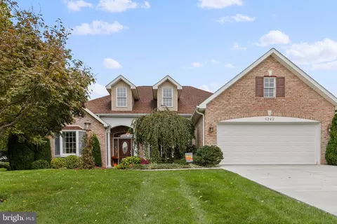6342 Oak Leaf Ln, Fayetteville, PA 17222