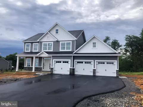 2503 Austin Ave, Chambersburg, PA 17202